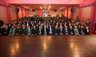 SALİHLİ'DE İSTİKLAL MARŞI'NIN KABULÜ VE MEHMET AKİF ERSOY'U ANMA GÜNÜ PROĞRAMI YAPILDI