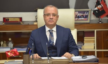 SALİHLİ BELEDİYE BAŞKANI ZEKİ KAYDA YAYINLADIĞI MESAJLA TIP BAYRAMINI KUTLADI